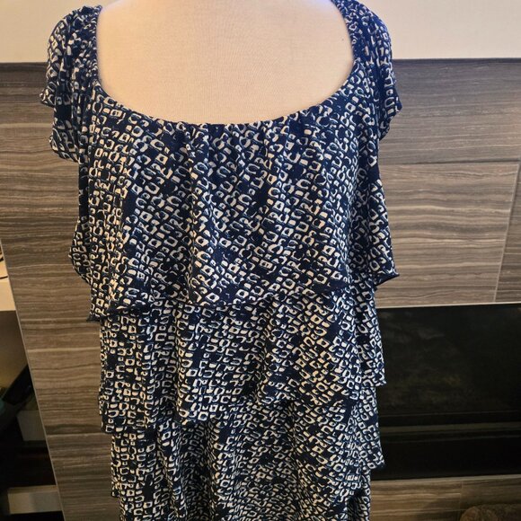 💙 NWD Plus Navy Blue Tiered Ruffle Tunic 2X EUC - Picture 1 of 4
